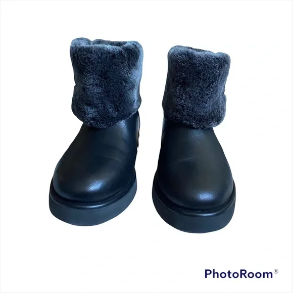 NEW UGG Classic Berge Mini Leather and Genuine Shearling Black Boot
